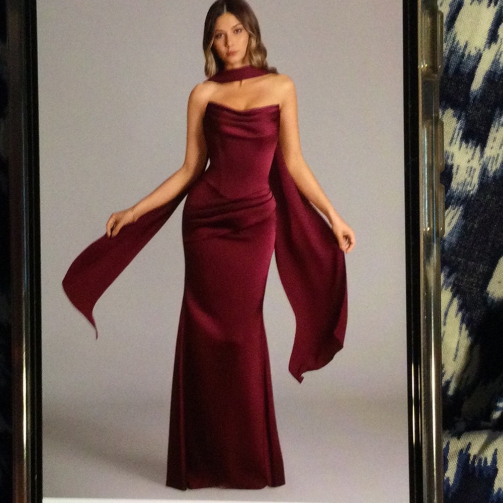 NEW AZAZIE Strapless Satin Evening Gown in Deep Berry Size M ( 8- 10 )Mulberry